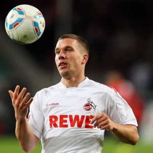 开云app下载-体育界的跨界涟漪，费德勒连败的启示、本菲卡意甲备战与雄鹿防线的全球回响，体坛跨界三重波，从费德勒连败、本菲卡雄师到雄鹿防线的全球激荡